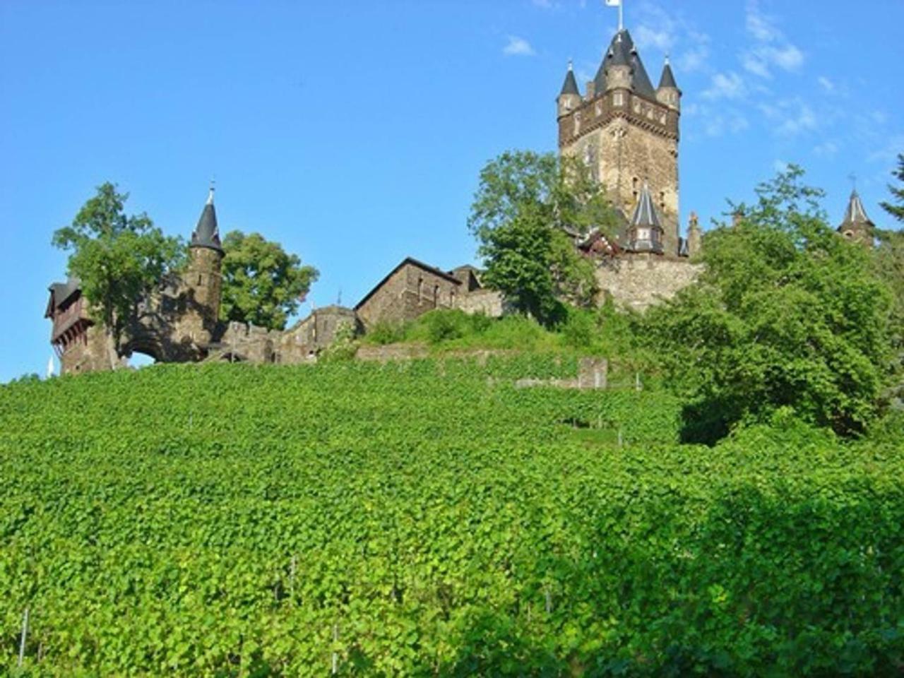 Living Above The Roofs Of Cochem Apartment Exterior photo