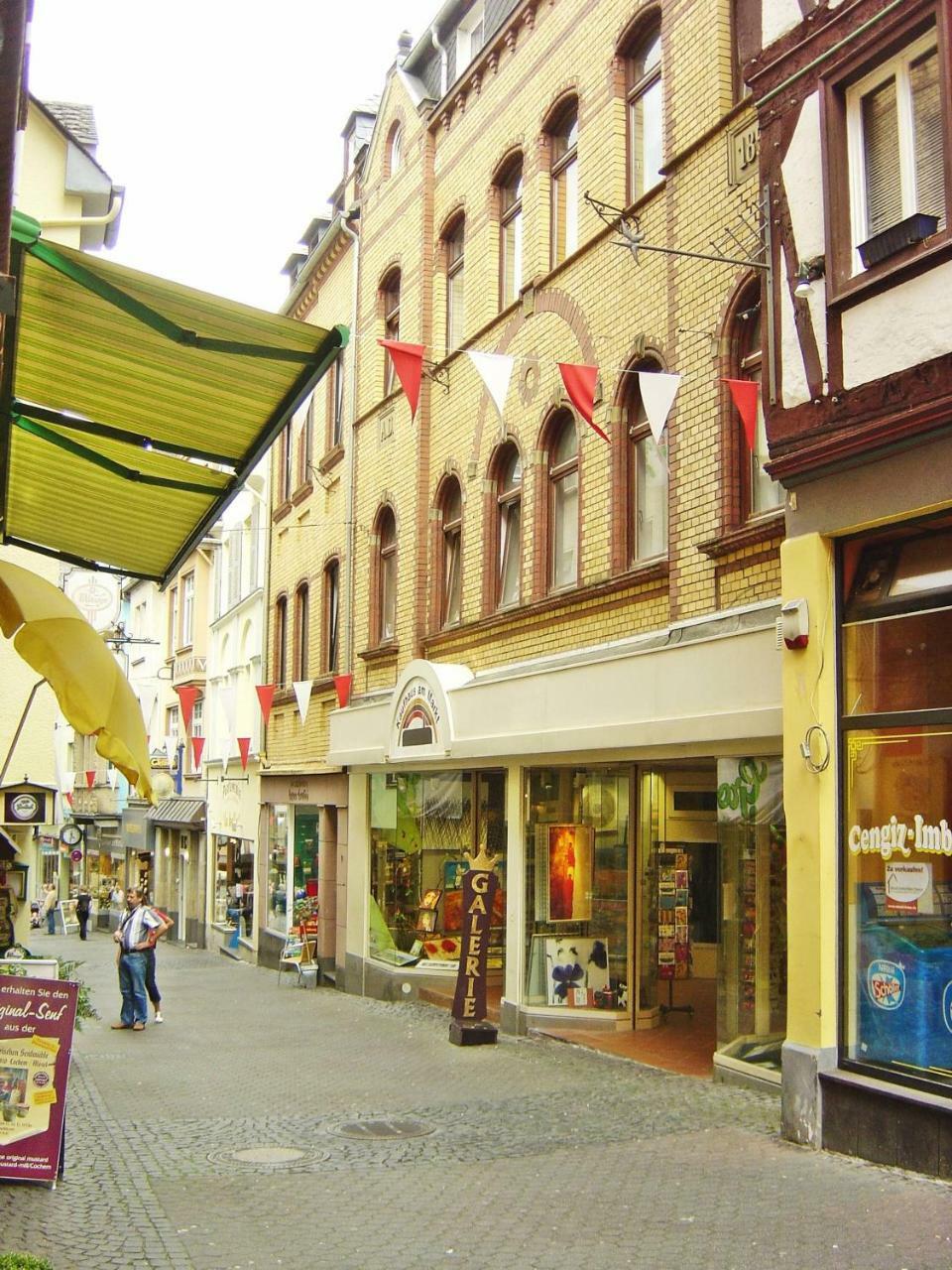 Living Above The Roofs Of Cochem Apartment Exterior photo