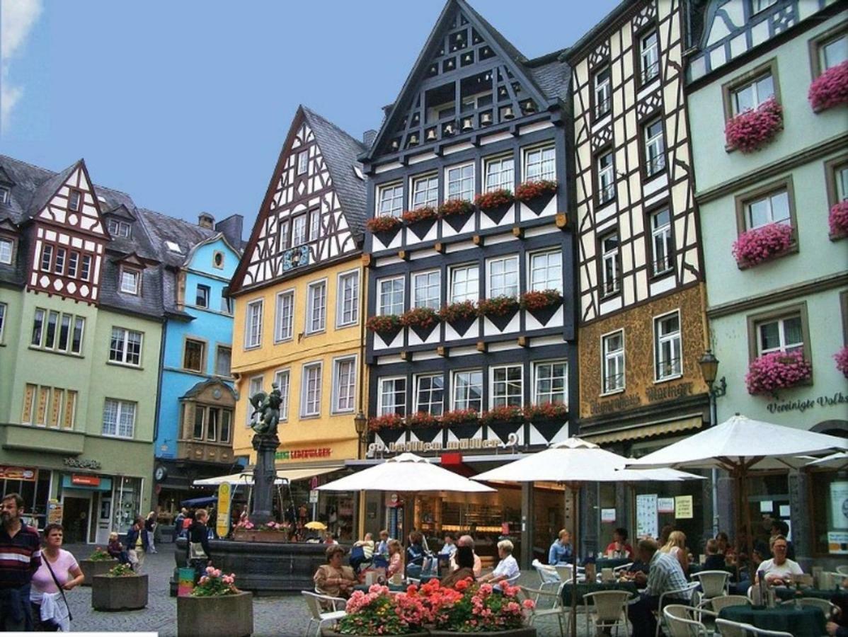 Living Above The Roofs Of Cochem Apartment Exterior photo